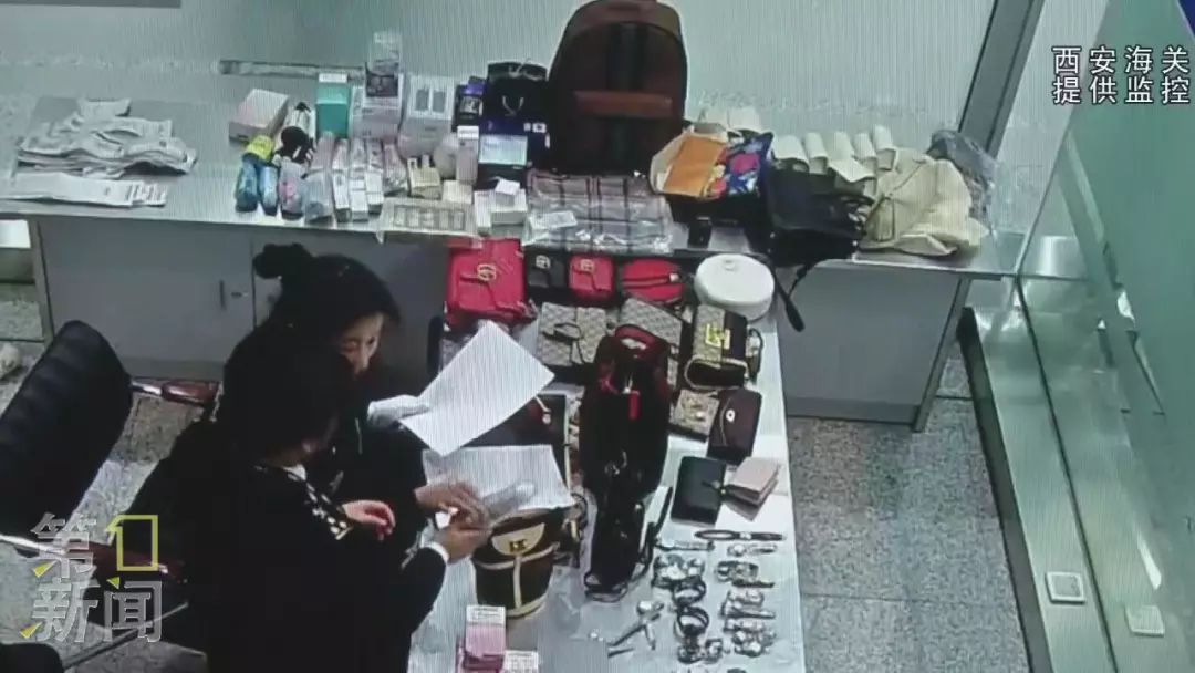 手脚共戴8块名表！留学生带35万奢侈品入境，涉嫌偷*税逃**款10余万