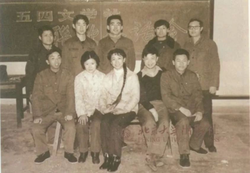 30年前的年轻人vs现在的年轻人,现在的我们不是比去年更好吗