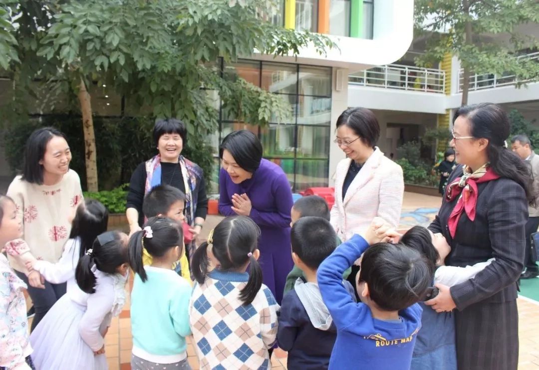 福建省妇联主席徐姗娜到直属幼儿园调研：做好新时代幼儿教育和家庭教育