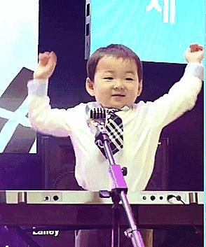 她一出生就是网红！从400名对手中脱颖而出，被千亿大佬选中！据说全世界的孩子都离不开她！