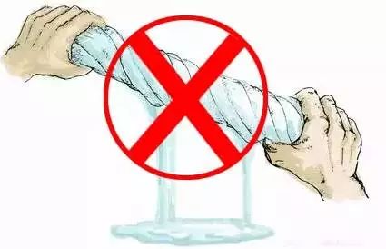 洗冬天的厚衣服怎么洗,衣服又快又简单的教程