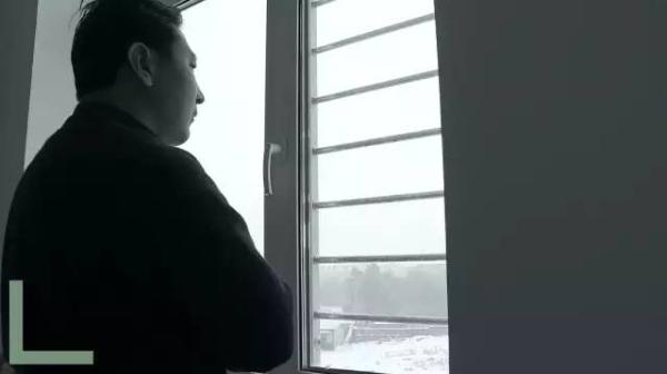 一部八十六分钟纪录片,一部关于精神病患者的纪录片