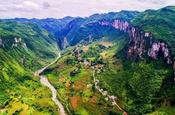 校内免费托管和第三方托管哪个好,小学校内托管跟第三方托管哪个好