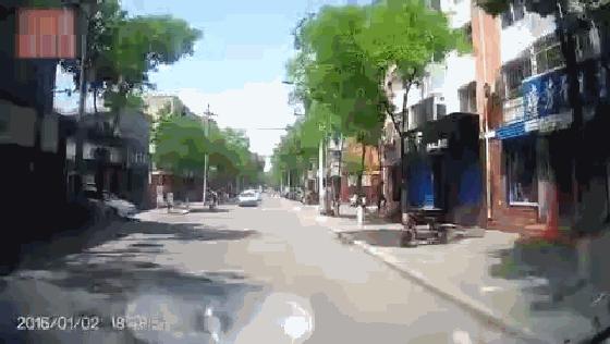 开车鬼探头怎么处理,开车什么叫鬼探头