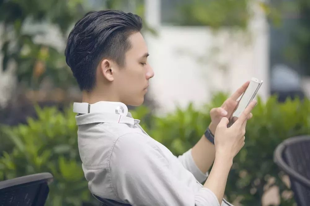 看电脑久了脖子酸疼怎么缓解,天天刷手机脖子痛