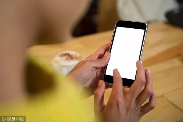 女孩发一张照片差点毁了男朋友,细思极恐女生视频