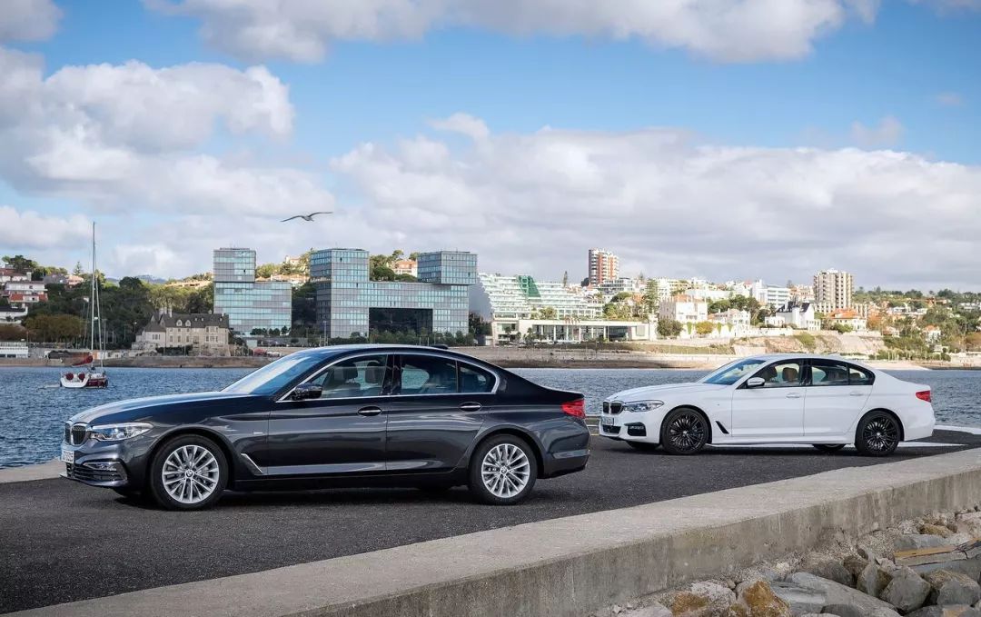 4s店维修后被撞,4s店维修被撞坏