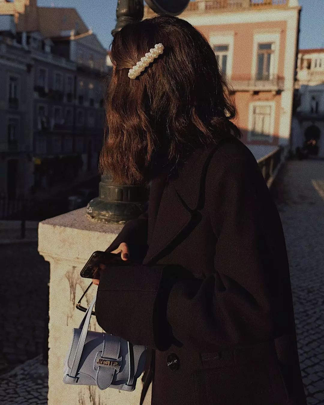 「FM889」大衣起球、新毛衣扎人怎么办？！一招教你轻松搞定！