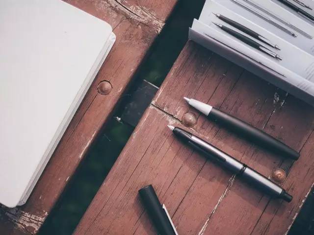 为什么名人都喜欢用钢笔,为什么以前使用很普遍的钢笔