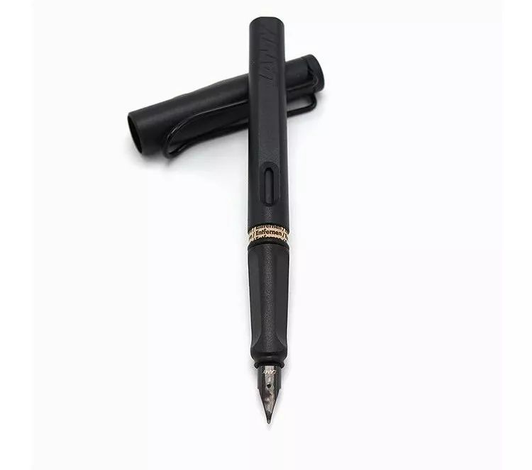 为什么名人都喜欢用钢笔,为什么以前使用很普遍的钢笔