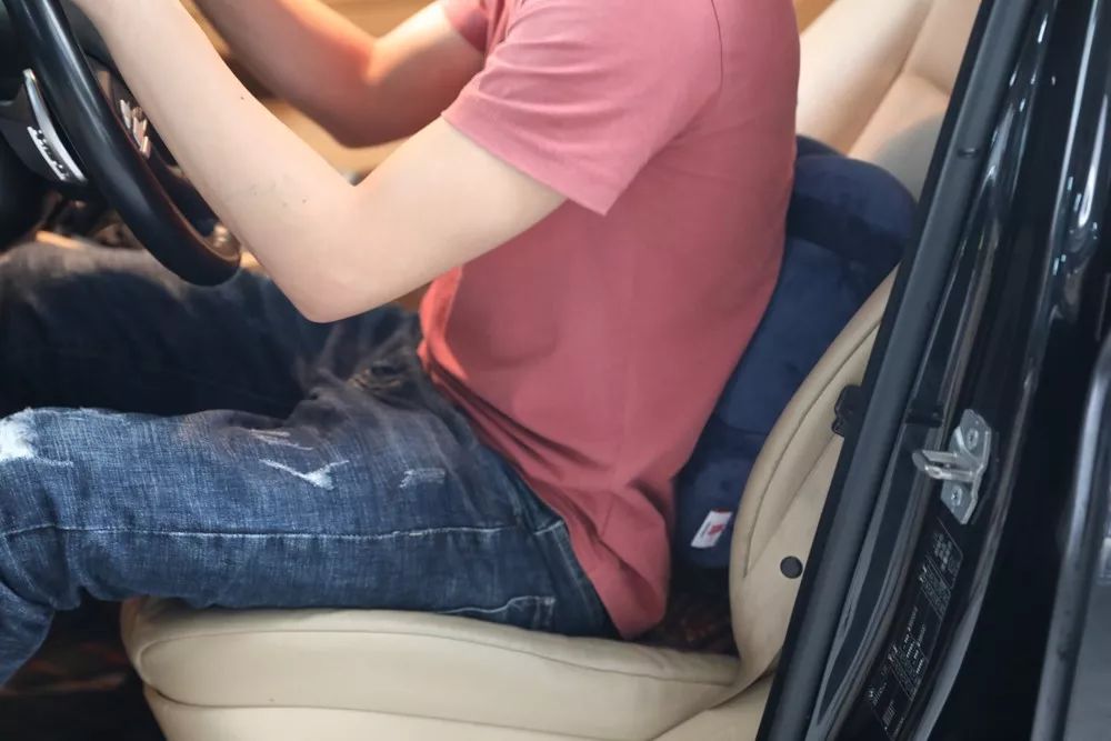 拯救你的颈椎!这款德国变态”护颈”神器,让你坐着比躺着还舒服,连失眠也能救一下