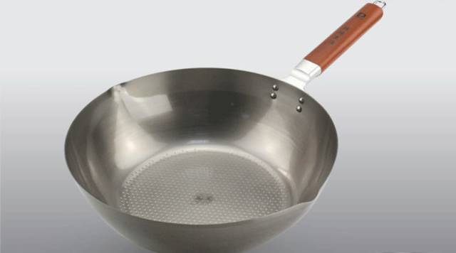 砂锅和不粘锅哪个健康些,不粘砂锅好用还是不粘钢锅好用