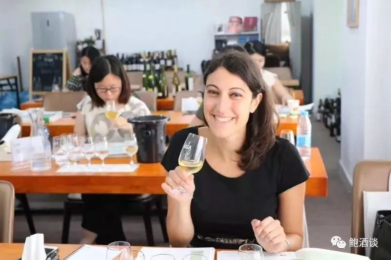 12月15日，IWEC国际品酒师认证课程报名进行时！授课时间为一天！