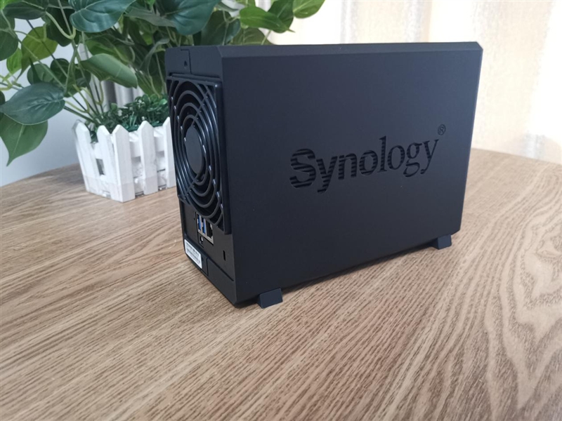 开箱希捷酷狼硬盘,希捷银河氦气14t机械硬盘