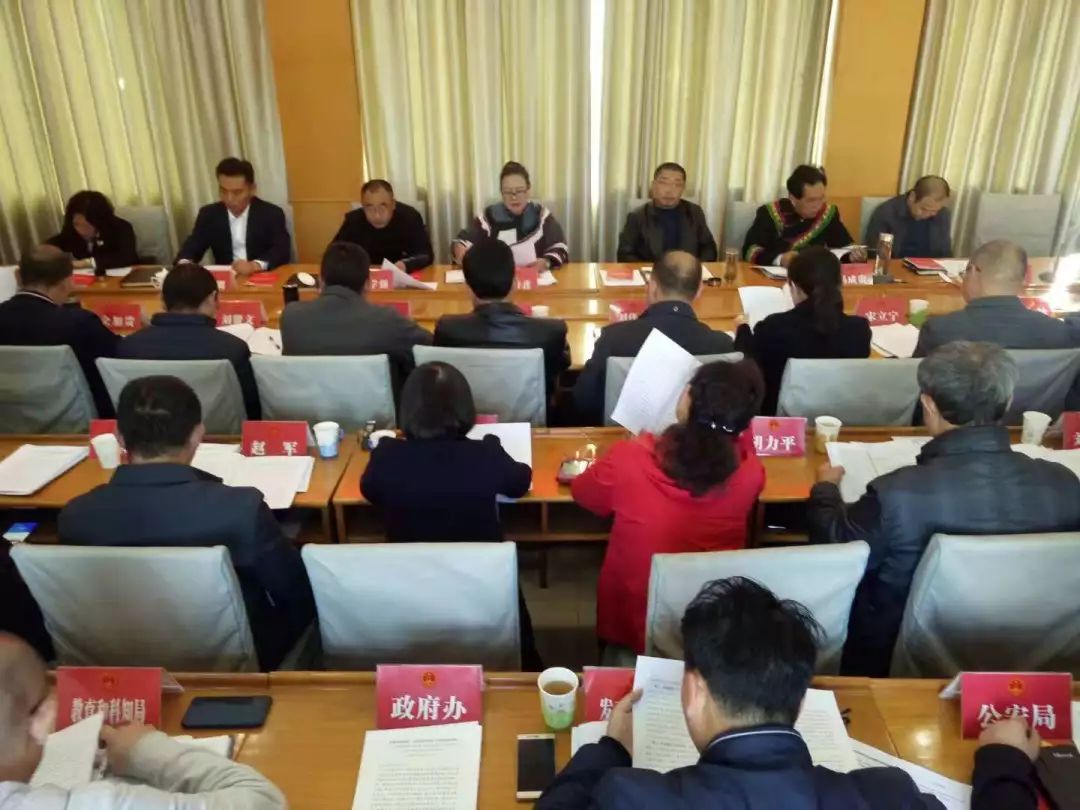 区领导带队走访慰问驻村工作队,局领导分别慰问驻村干部