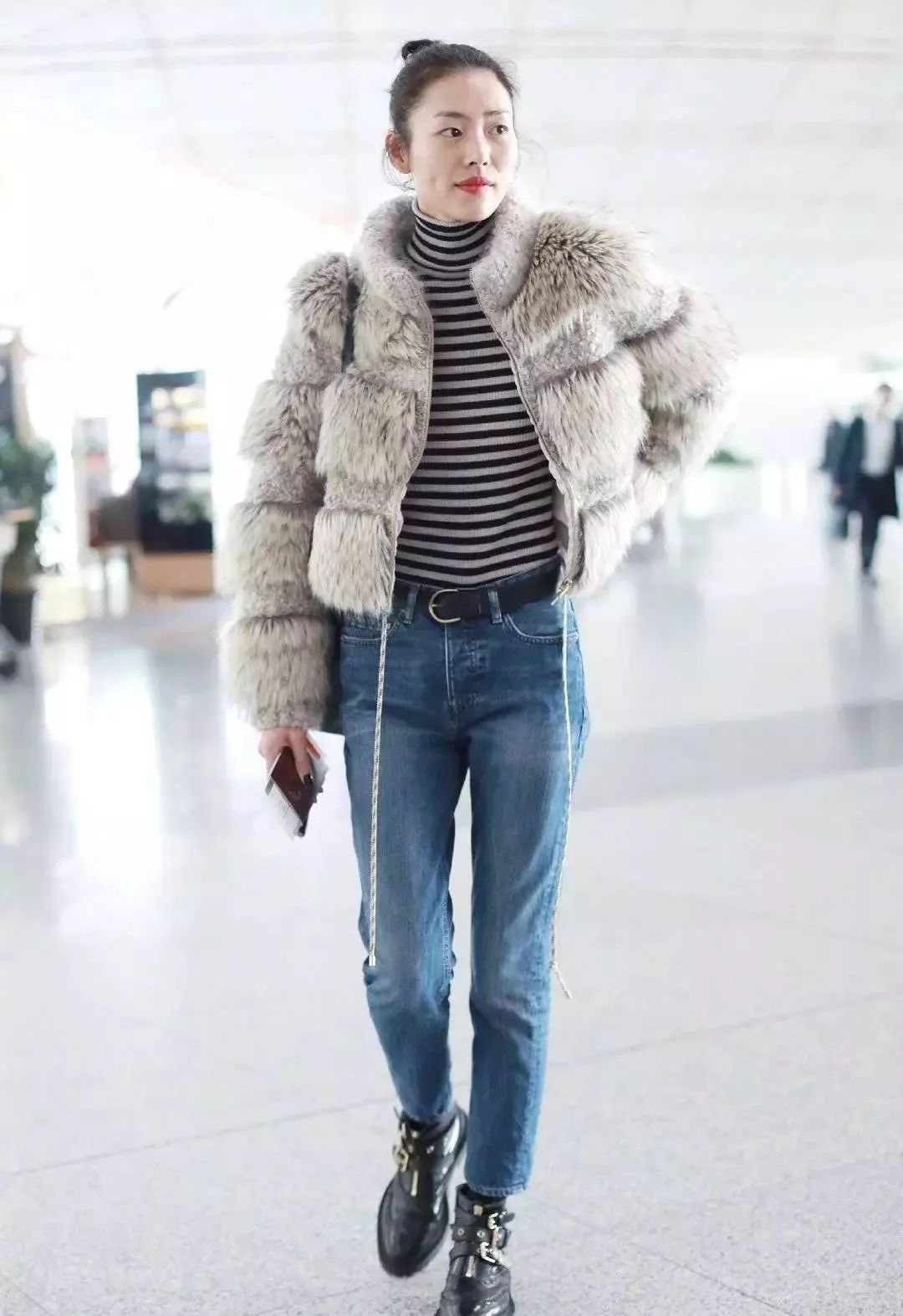 刘雯同款波司登羽绒服,明星刘雯同款服装