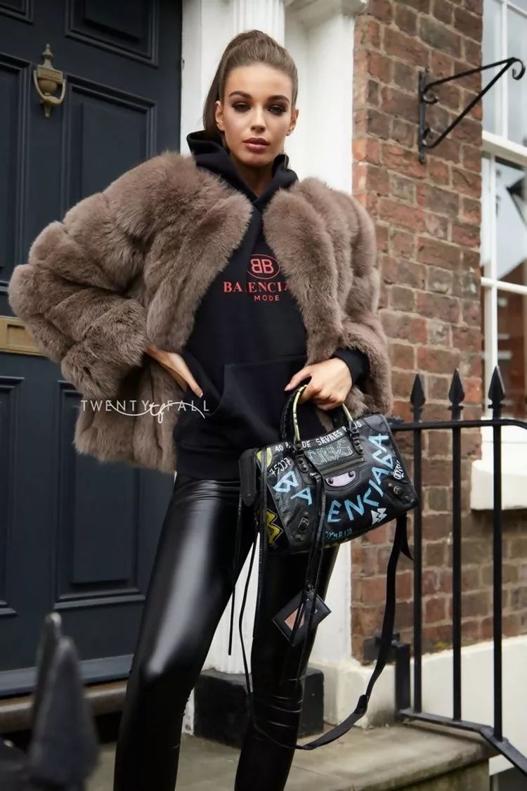 刘雯同款波司登羽绒服,明星刘雯同款服装