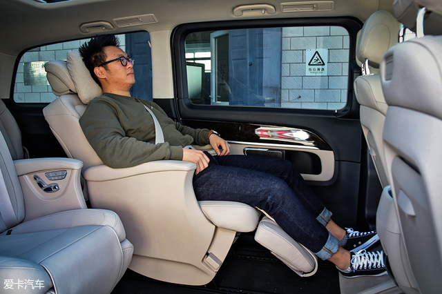 成都车展奔驰v260l尊贵加长版,爱卡汽车评分