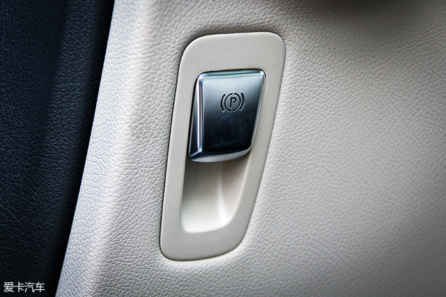 成都车展奔驰v260l尊贵加长版,爱卡汽车评分