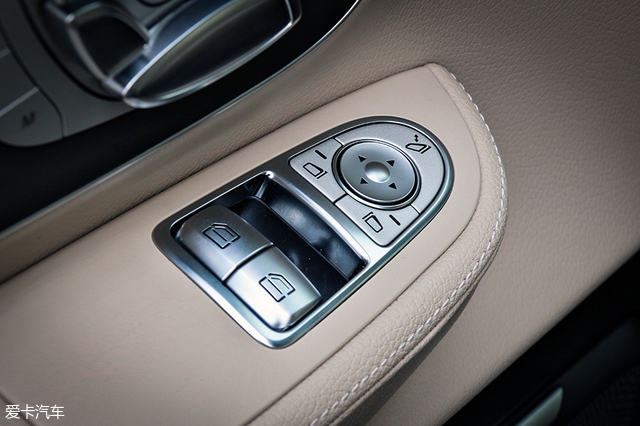 成都车展奔驰v260l尊贵加长版,爱卡汽车评分