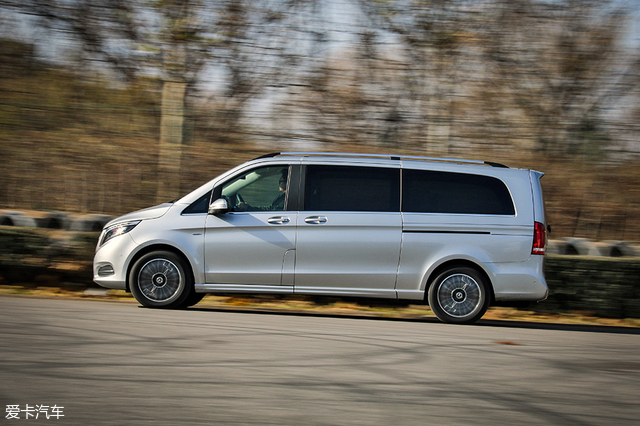 成都车展奔驰v260l尊贵加长版,爱卡汽车评分