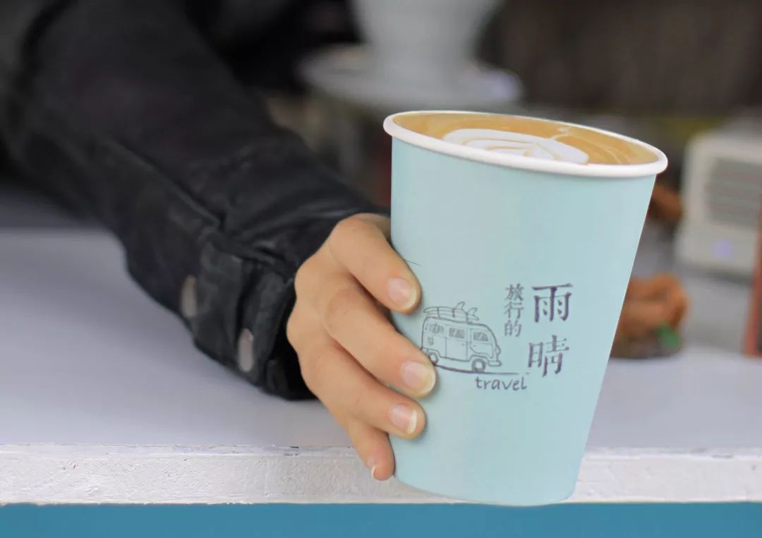 那个开着旅行咖啡车的女孩,暂别荒野重返都市