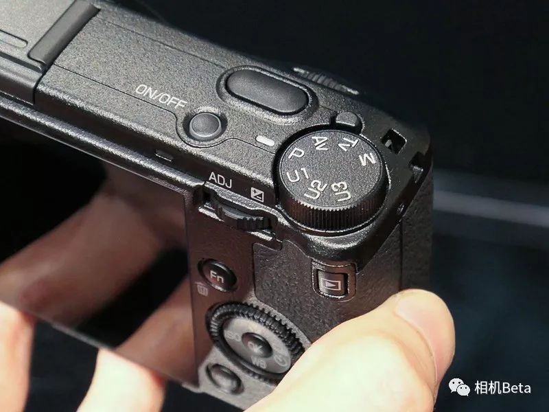 理光GRIII上手图，售价10万日元明年发布