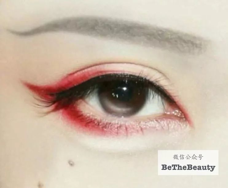 原来一个漂亮的眼妆可以这么简单,干净又能有效放大的完美眼妆