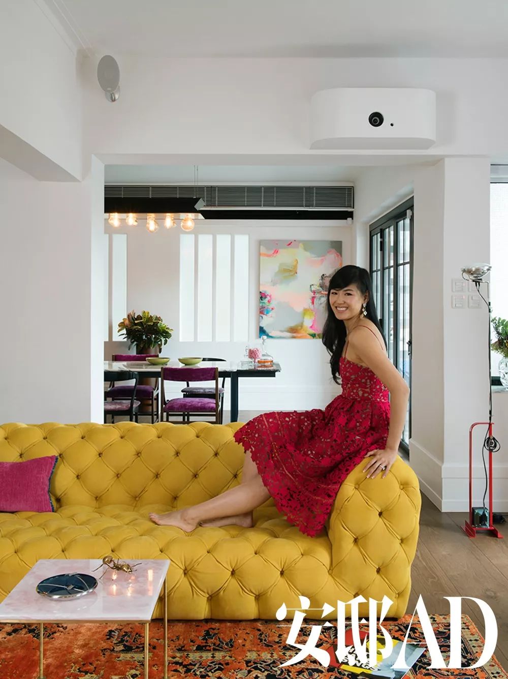 当单身公寓里有了女主人，一切都变得不一样……