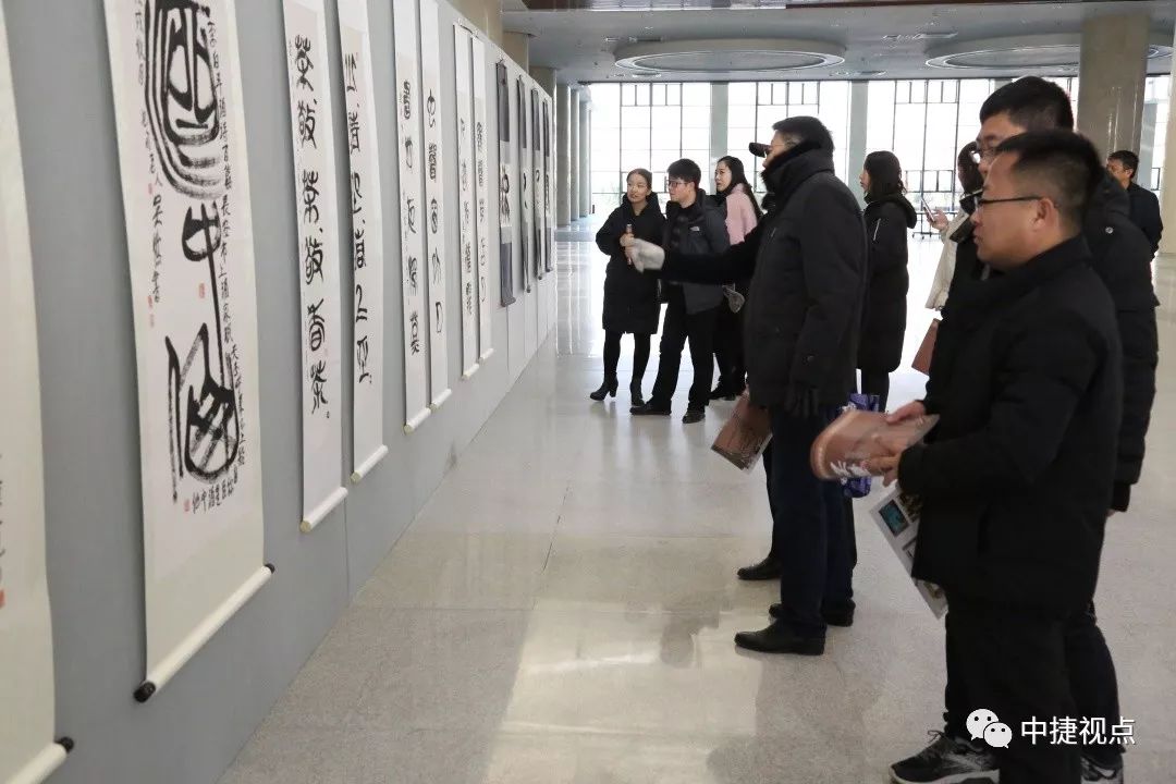 「聚焦」“翰墨乡情”—从中捷走出的画家吴燃汇报展览开幕