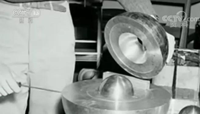 你以为原*弹子**只是科学家造出来的吗?别忘了还有他们!