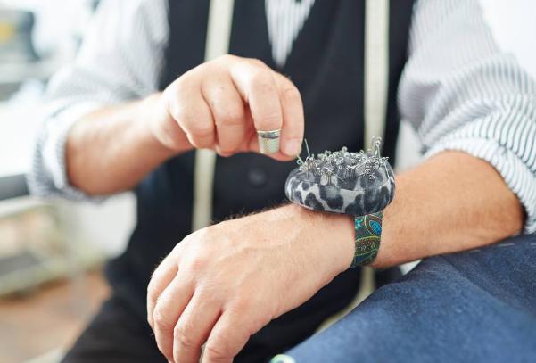 哈萨克创业男孩,哈萨克十字绣新疆