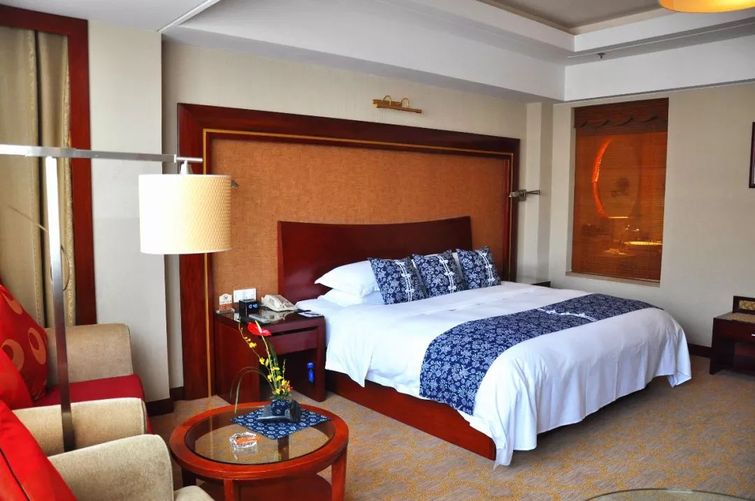 迪拜七星帆船酒店8000一晚,迪拜七星帆船酒店9000一晚