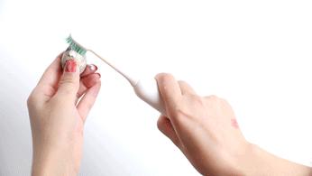 花了一万元做牙齿很难看,花了60万做的牙齿