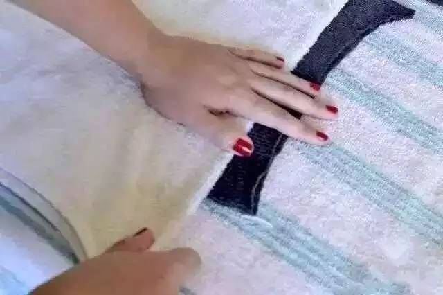 衣服缩水变形,纯羊毛衣服洗缩水变形了怎么补救