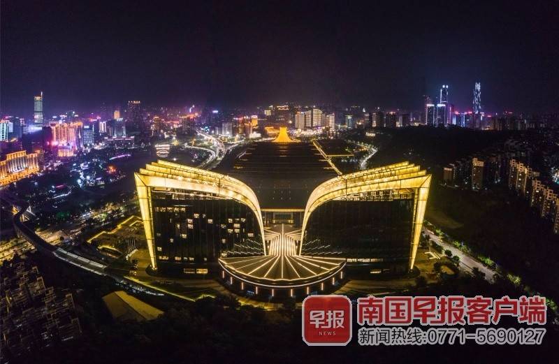 美翻了肇庆阅江大桥灯光秀,美翻了的城市视频