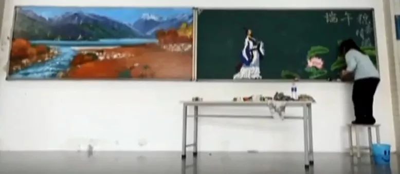 又一“扫地僧”火了!保洁阿姨3D黑板报惊艳全网