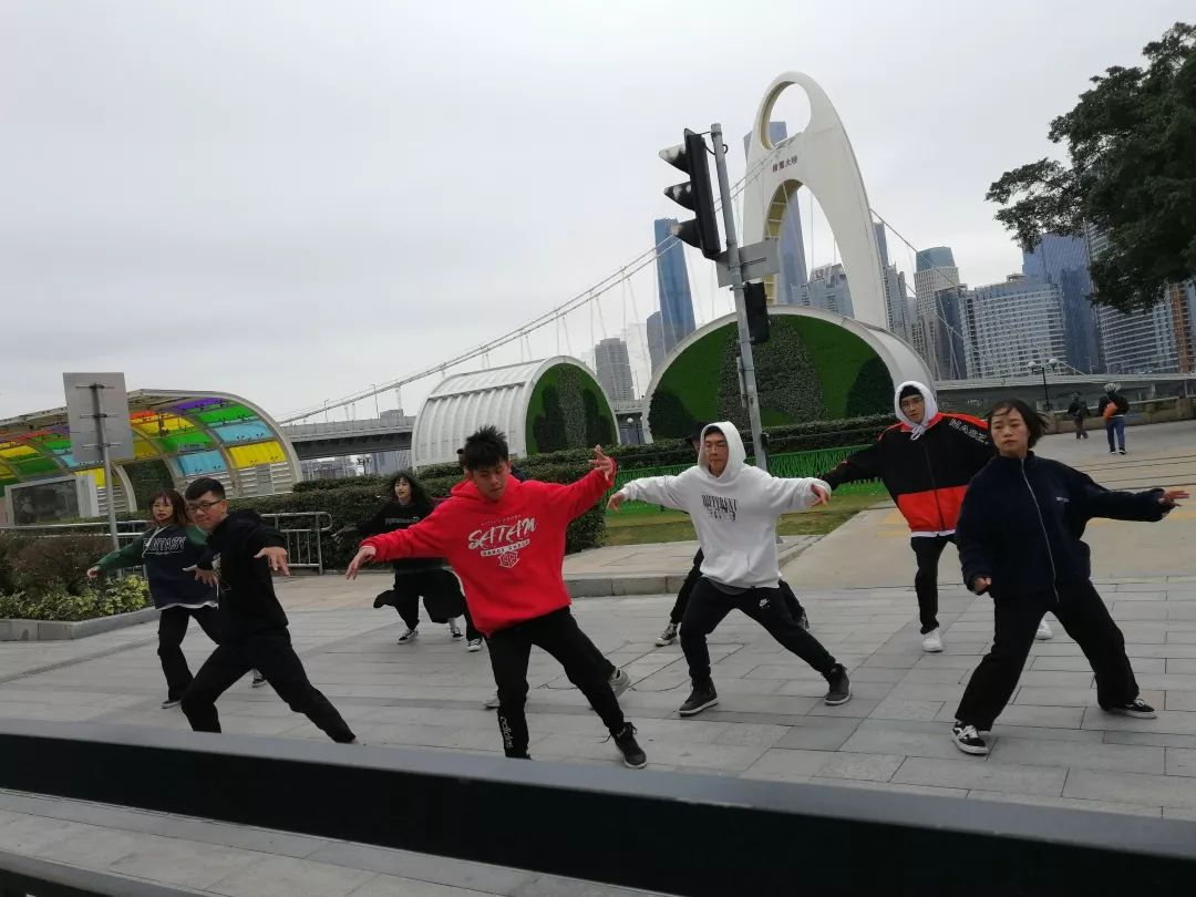 亮点大“晒冷”！明天，16个加油站用音乐为广马打call，就等你来！