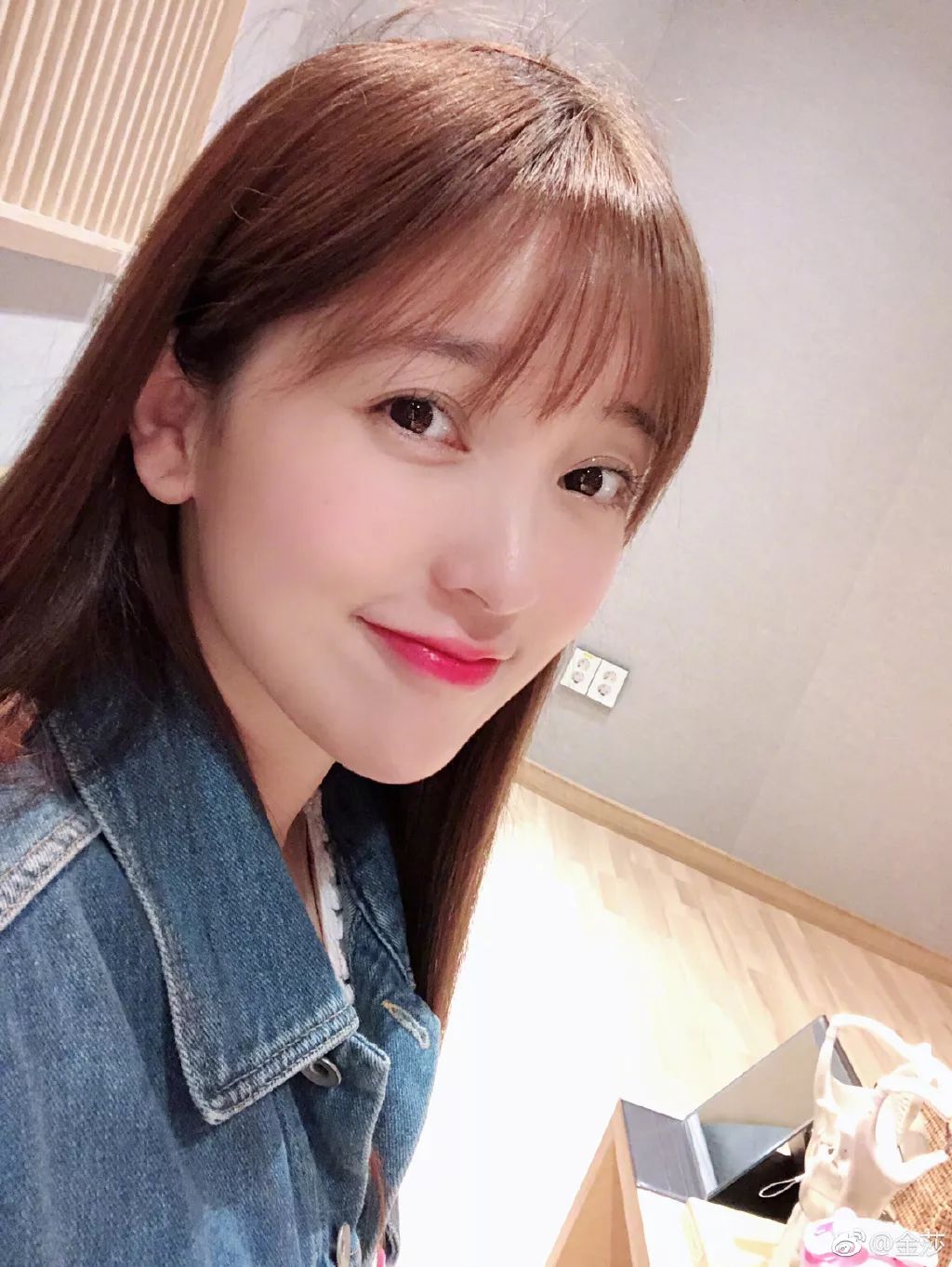 金莎回复的五个字引热议,金莎道歉全集视频