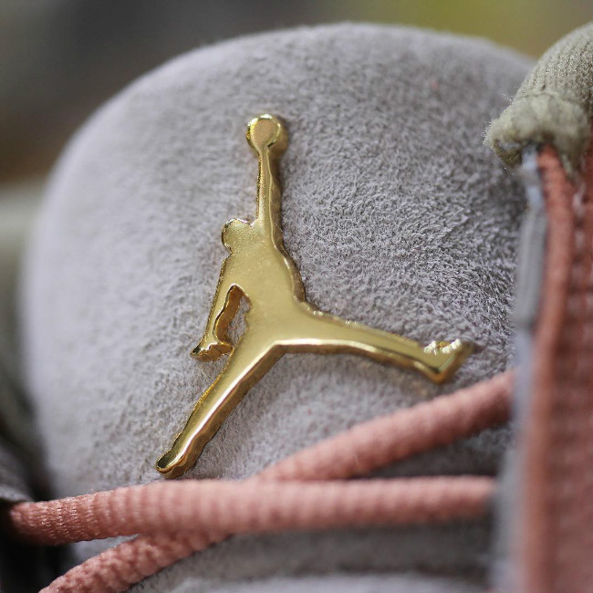 aj13浣庡府榛戠孩鍐犲笇,aj13鍐犲笇clot