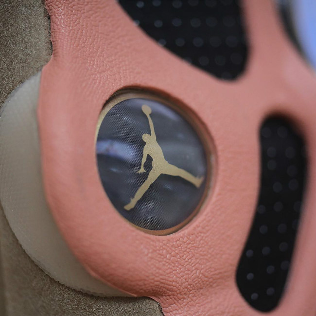 aj13浣庡府榛戠孩鍐犲笇,aj13鍐犲笇clot