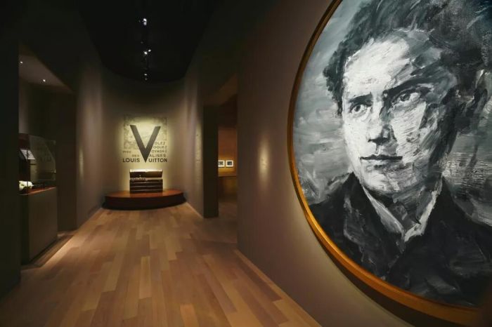 时尚品牌文化与艺术美学,以时尚手法演绎了品牌的经典设计