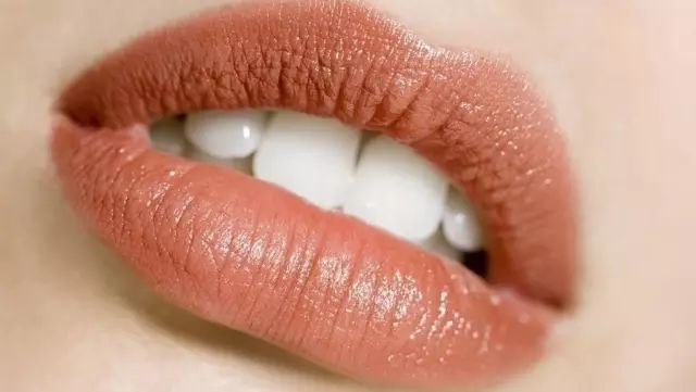 嘴唇干裂怎么办快速解决方法,小孩嘴唇干裂快速恢复小妙招