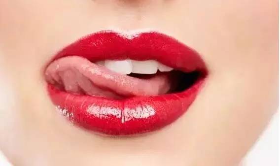 嘴唇干裂怎么办快速解决方法,小孩嘴唇干裂快速恢复小妙招