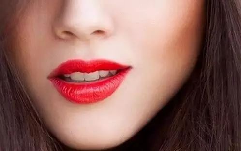 嘴唇干裂怎么办快速解决方法,小孩嘴唇干裂快速恢复小妙招