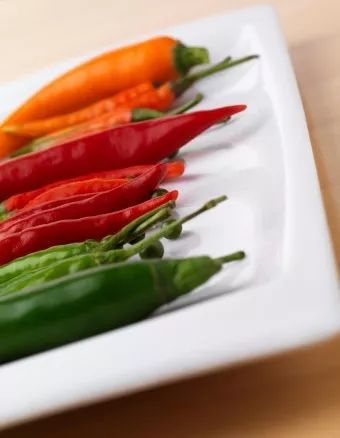 嘴唇干裂怎么办快速解决方法,小孩嘴唇干裂快速恢复小妙招