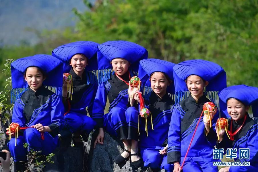 以习*平近**同志为核心的*党**中央关心广西发展纪实