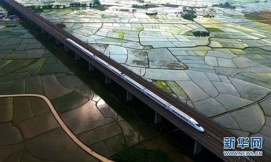 以习*平近**同志为核心的*党**中央关心广西发展纪实