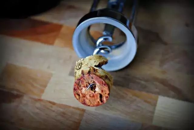 涨知识如何处理葡萄酒的断塞,葡萄酒打不开塞子怎么办