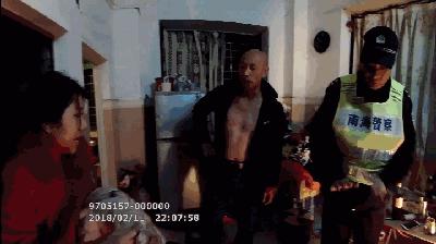 一女子因洗澡不慎昏迷,女子在浴室洗澡不慎摔倒意外去世